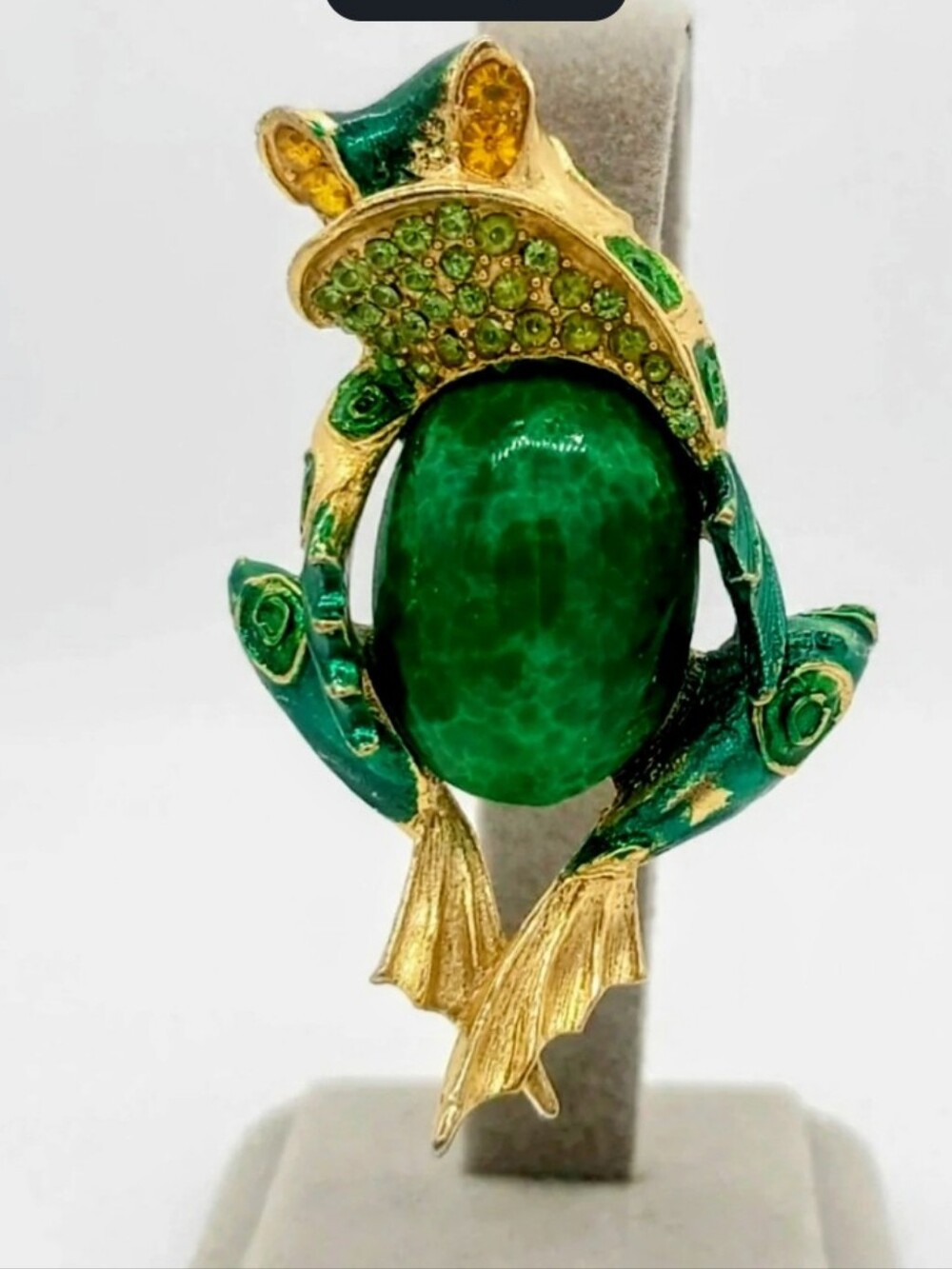 Elegant Green and Gold Fish Brooch